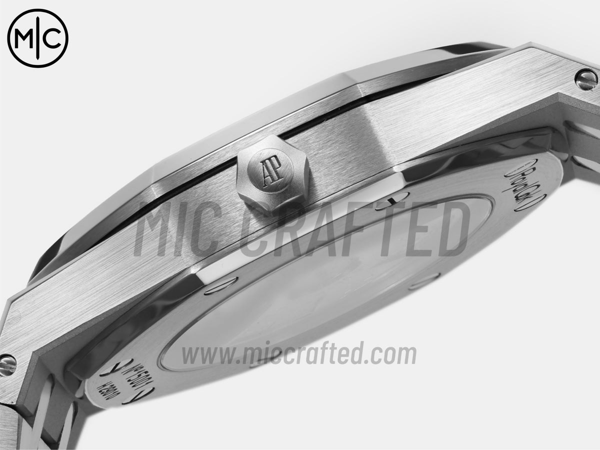 Royal Oak 39mm 15300 不鏽鋼 黑色紋理錶盤搭配不鏽鋼錶鏈 - 尊享版