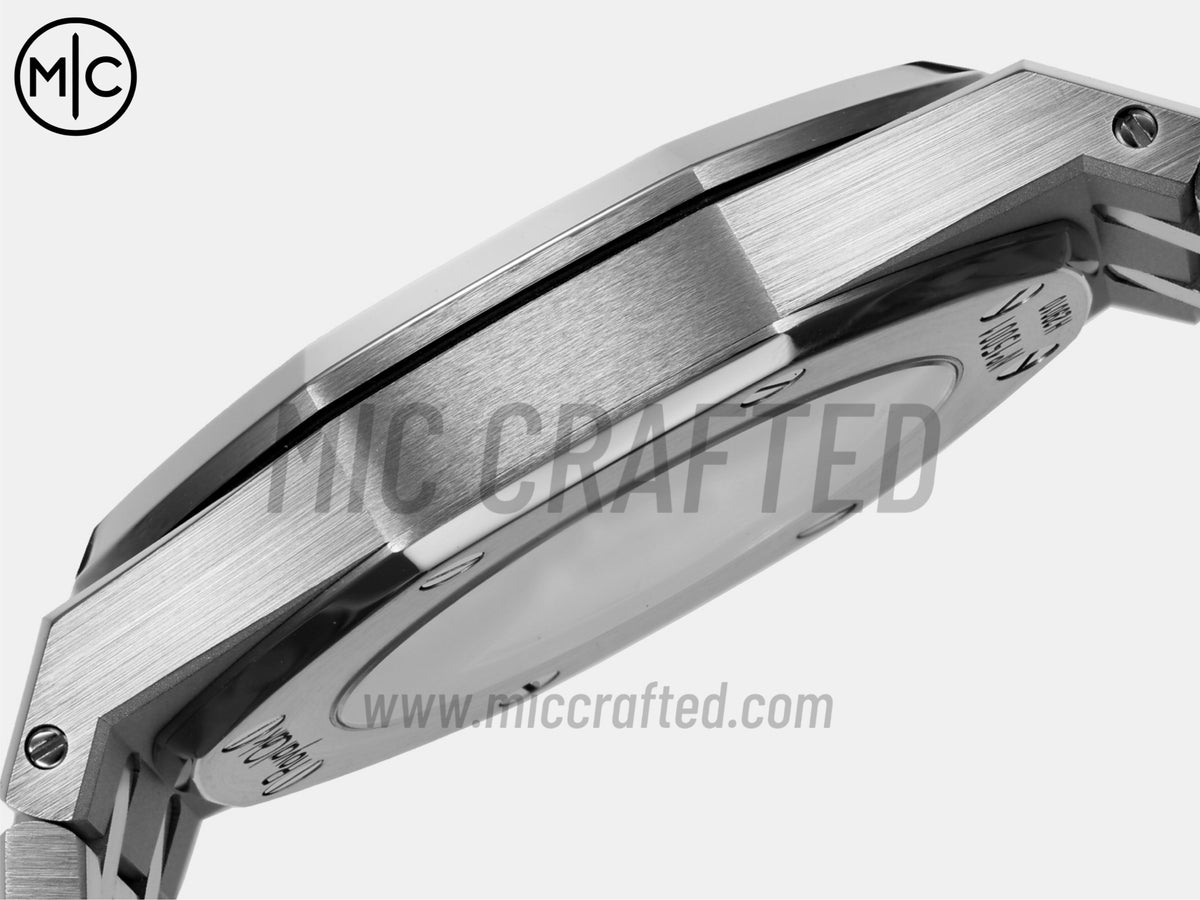 Royal Oak 39mm 15300 不鏽鋼 黑色紋理錶盤搭配不鏽鋼錶鏈 - 尊享版
