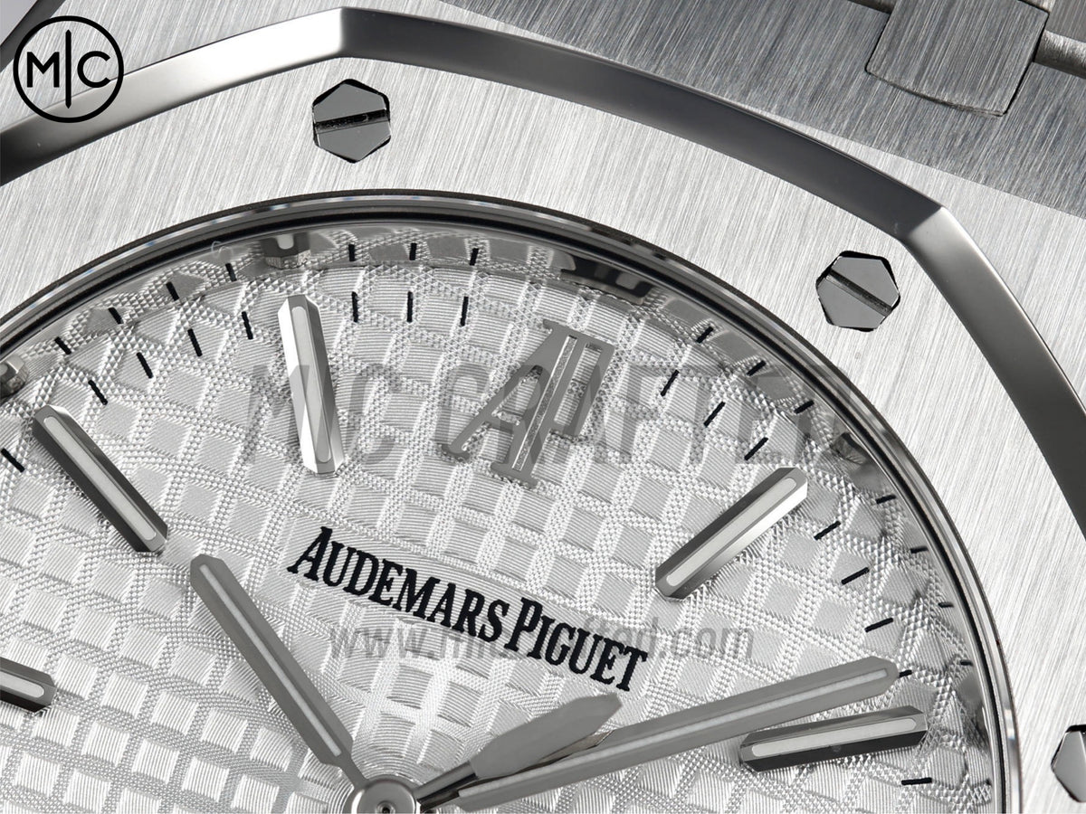 Royal Oak 39mm 15300 不鏽鋼 白色紋理錶盤搭配不鏽鋼錶鏈 - 尊享版