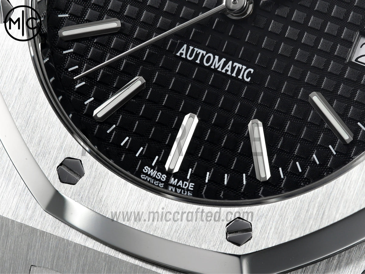 Royal Oak 39mm 15300 不鏽鋼 黑色紋理錶盤搭配不鏽鋼錶鏈 - 尊享版