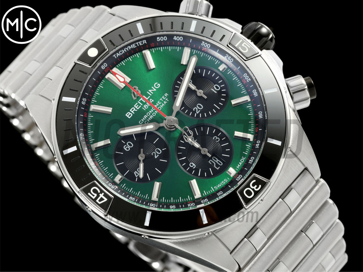 Super Chronomat B01 44mm SS 綠色錶盤配 SS 錶鏈 - 尊享版