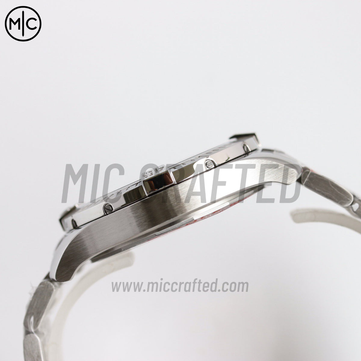 Avenger Automatic 43mm SS 黑色錶盤配 SS 錶鏈 - 尊貴版
