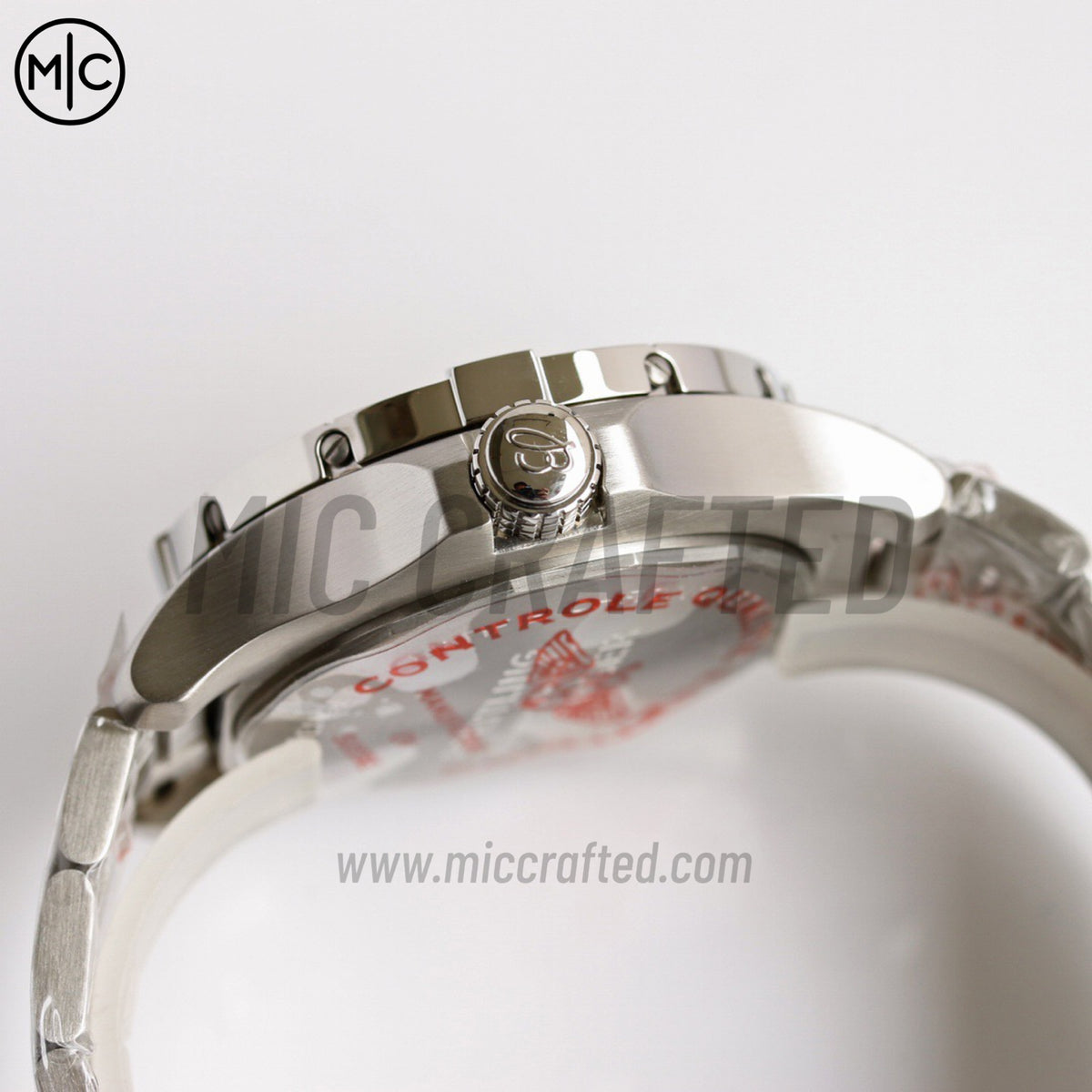 Avenger Automatic 45mm SS 黃色錶盤配 SS 錶鏈 - 尊貴版