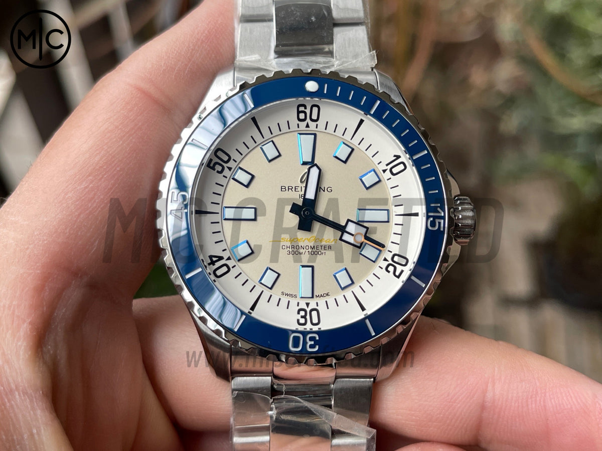超級海洋系列自動腕錶 44mm 不鏽鋼藍色錶圈奶油色錶盤配不鏽鋼錶鏈 - 尊貴版