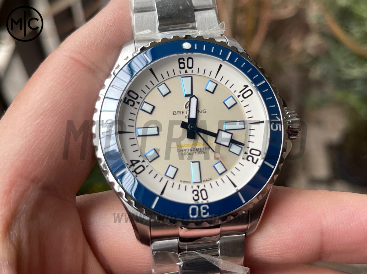 超級海洋系列自動腕錶 44mm 不鏽鋼藍色錶圈奶油色錶盤配不鏽鋼錶鏈 - 尊貴版