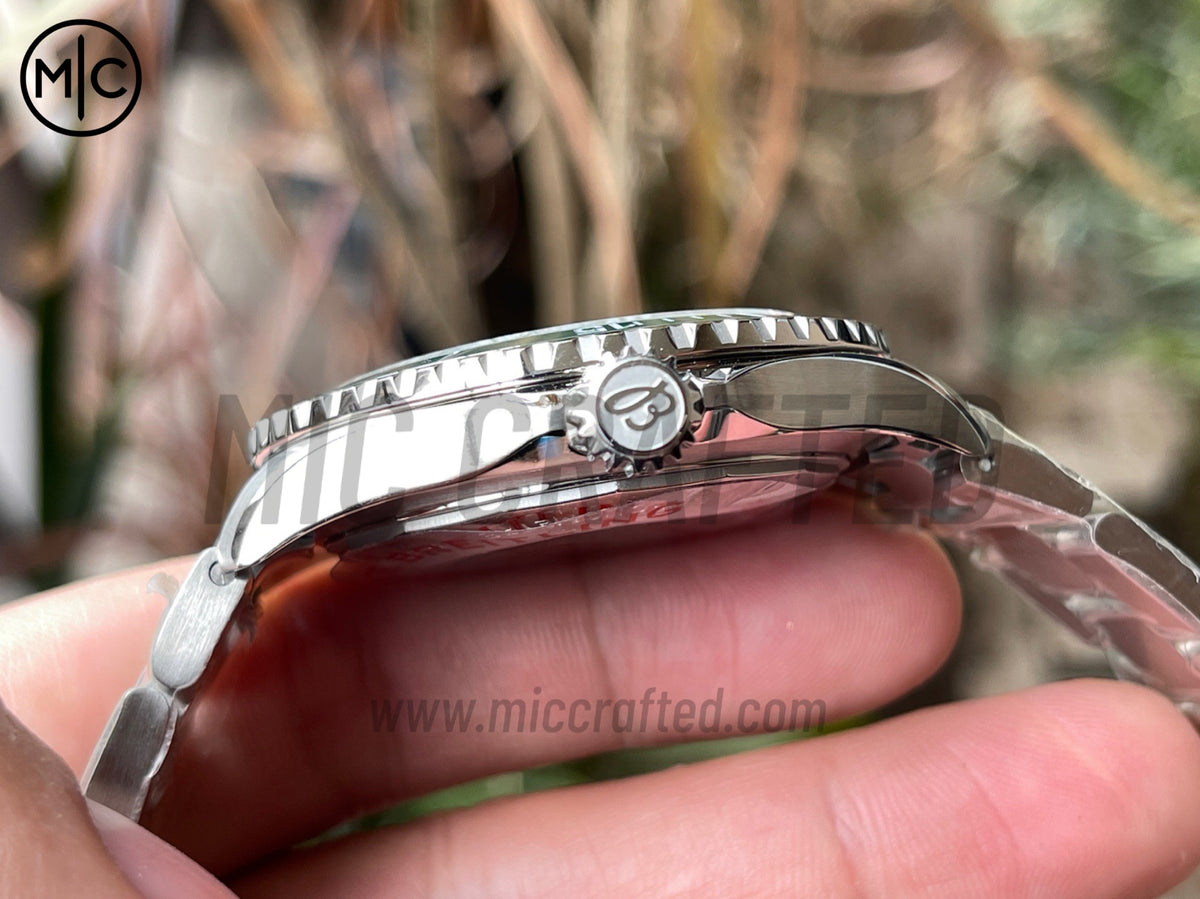 超級海洋系列自動腕錶 44mm 不鏽鋼黑色錶圈黃色錶盤配不鏽鋼錶鏈 - 尊貴版
