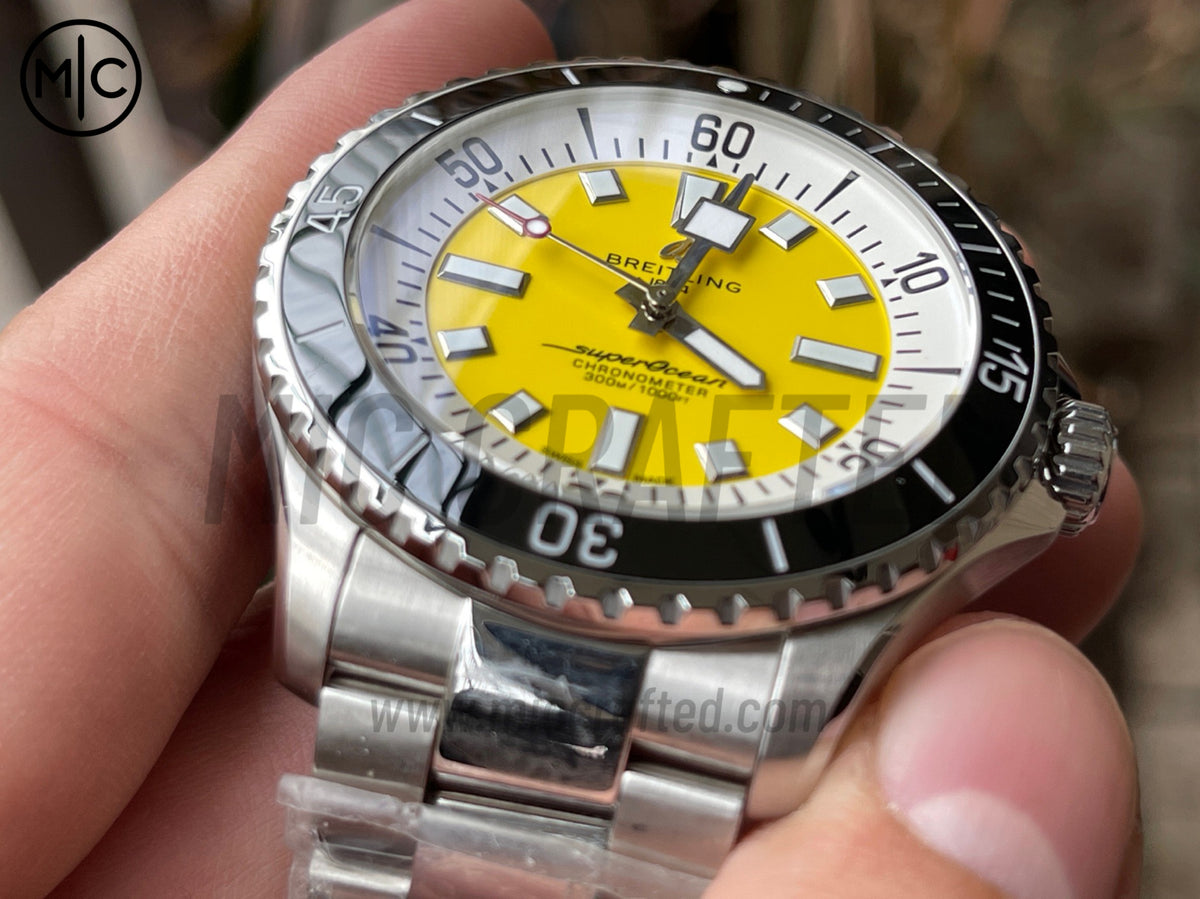 超級海洋系列自動腕錶 44mm 不鏽鋼黑色錶圈黃色錶盤配不鏽鋼錶鏈 - 尊貴版