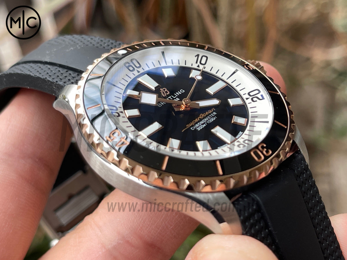 超級海洋系列自動腕錶 44mm 不鏽鋼／玫瑰金黑白錶盤配黑色橡膠錶帶 - 尊貴版