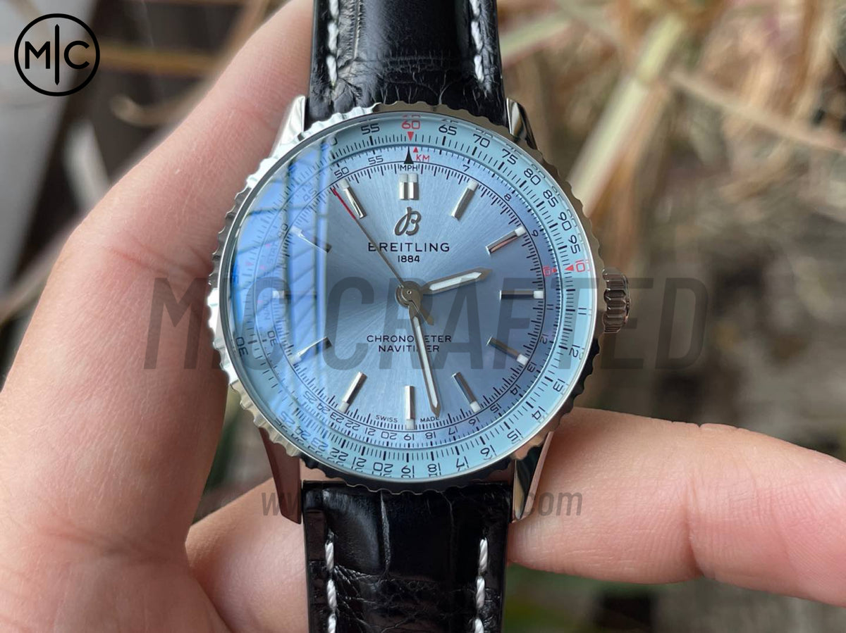Navitimer Automatic 41mm SS 冰藍色錶盤配黑色皮革錶帶 – Premium Edition