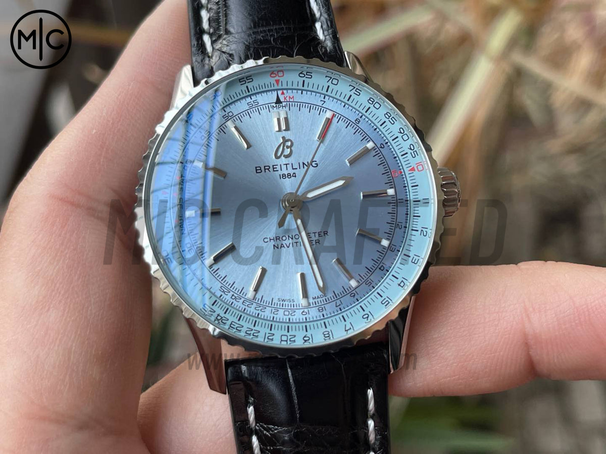 Navitimer Automatic 41mm SS 冰藍色錶盤配黑色皮革錶帶 – Premium Edition
