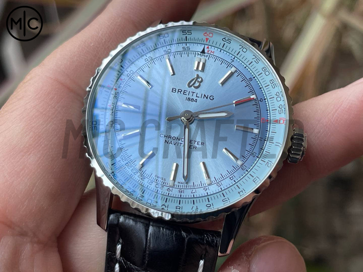 Navitimer Automatic 41mm SS 冰藍色錶盤配黑色皮革錶帶 – Premium Edition