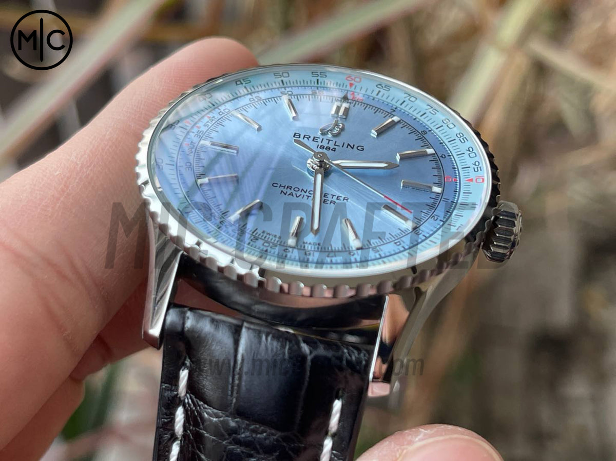 Navitimer Automatic 41mm SS 冰藍色錶盤配黑色皮革錶帶 – Premium Edition