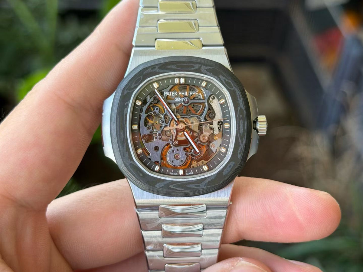 Nautilus 5711 40mm NTPT 碳纖維錶圈 鏤空錶盤搭配不鏽鋼錶鏈 - 手工製作版